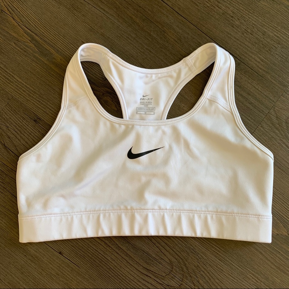 Nike Swoosh Sports Bra